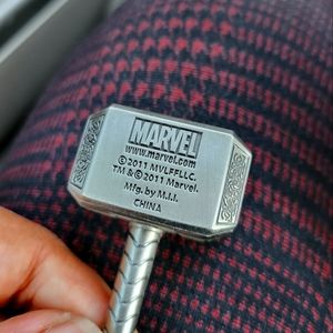 Marvel hammer 🔨 key chain